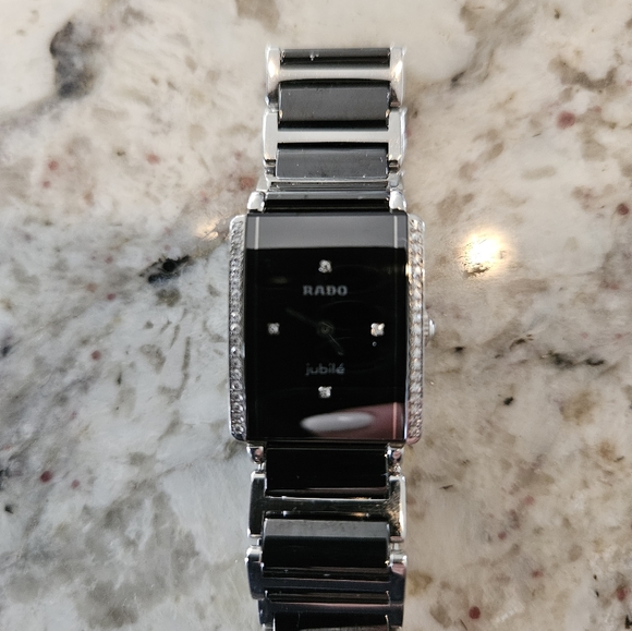 Ladies RADO watch, brand new battery, like new condition, 6" wrist STUNNING 😍 - Picture 2 of 6